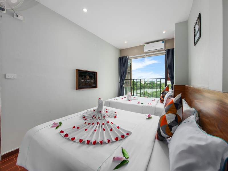 Family Room with Lake View