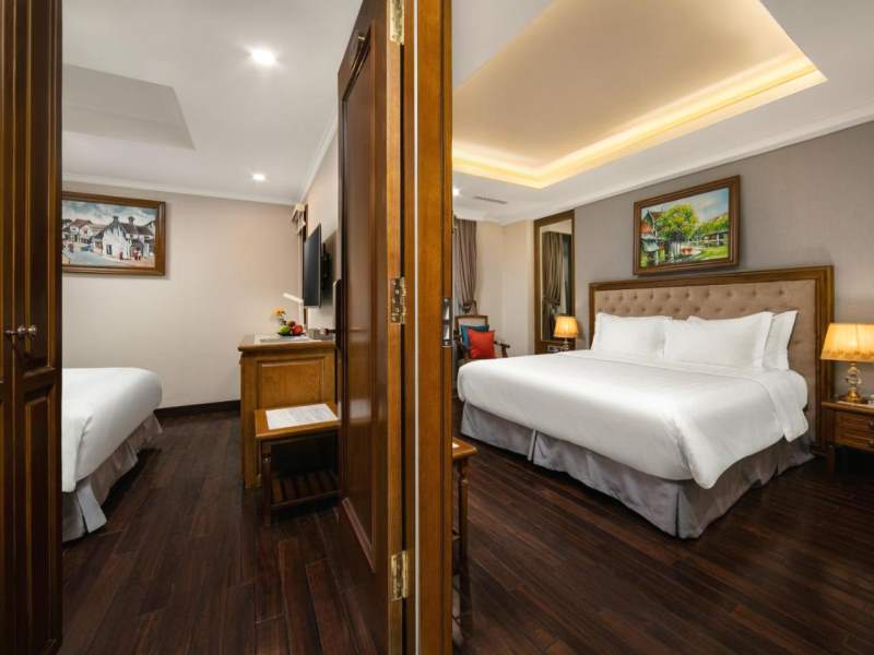 Connecting Room