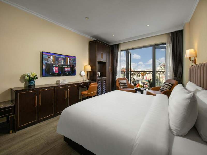 Executive Balcony Room