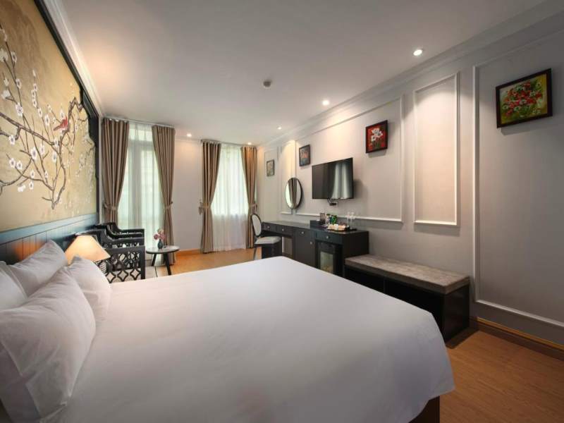 Junior Double or Twin Room with City View