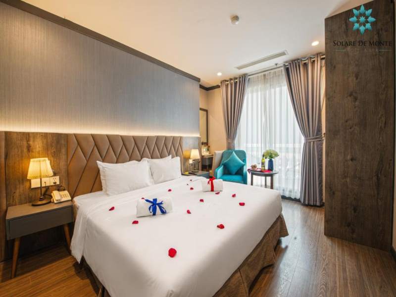 Honeymoon Suite with Balcony