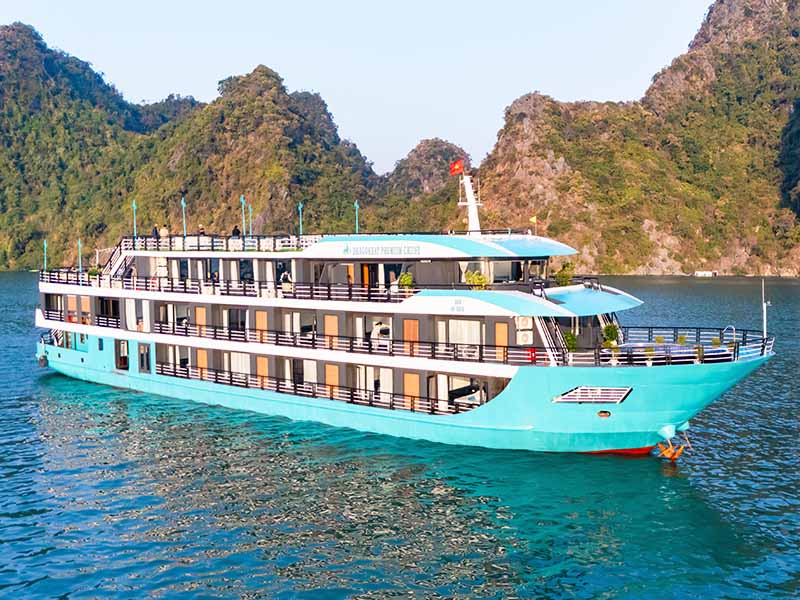 Dragon Bay Premium Cruise - 3 Days 2 Nights